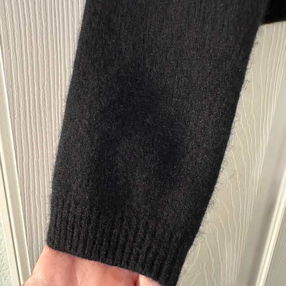 Reformation Clara Black Cashmere Crew Cardigan Sweater size Medium - Picture 6 of 13